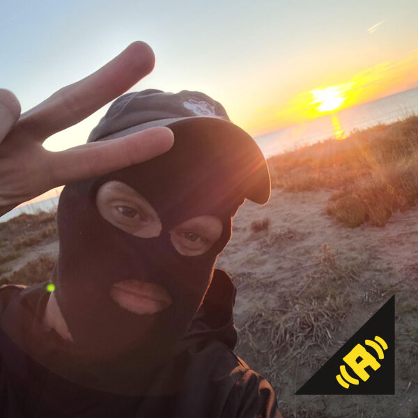Waving The Guns - Grußworte mp3 Download Single